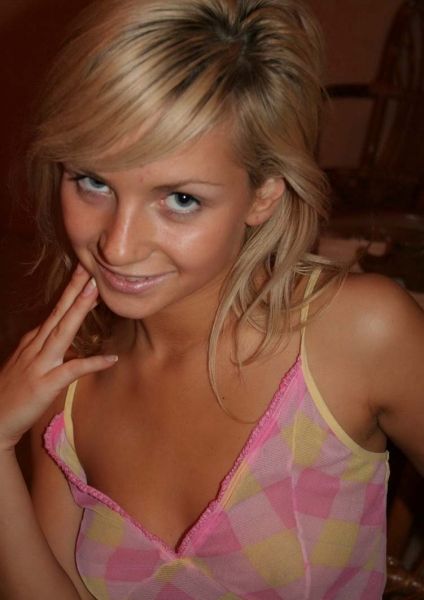 Я креативная и молодая девушка, готовая сделать все, чтобы ты остался доволен. Живу в Москве и готова предложить тебе широкий спектр услуг - от классического секса до различных экспериментов. Мое опыт позволяет мне удовлетворить любые твои потребности. У меня есть положительные отзывы от довольных клиентов, которые ценят мою нежность и профессионализм. Мои фото подтверждают мою красоту и сексуальность. Жду встречи с тобой для создания незабываемых моментов! 😉 21713, 25 лет